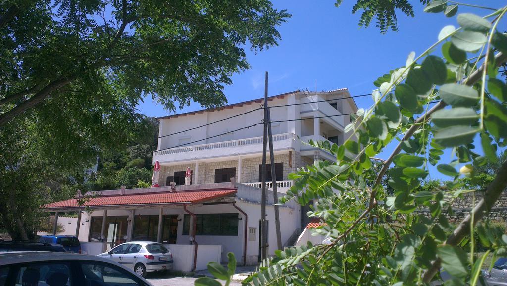 Apartments Mareta Rab Town Exterior foto