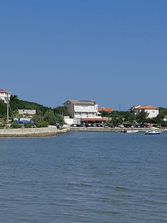 Apartments Mareta Rab Town Exterior foto