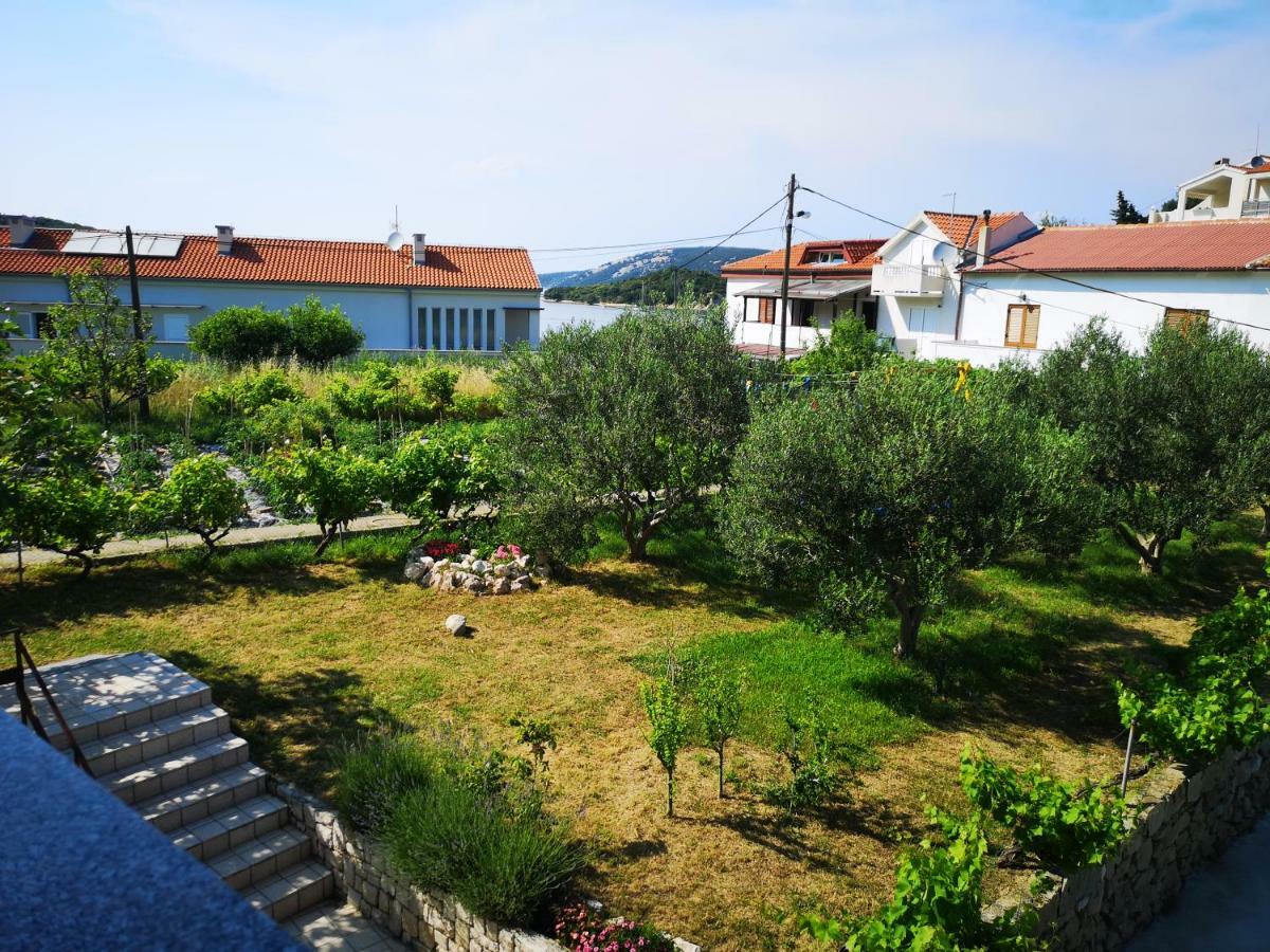 Apartments Mareta Rab Town Exterior foto