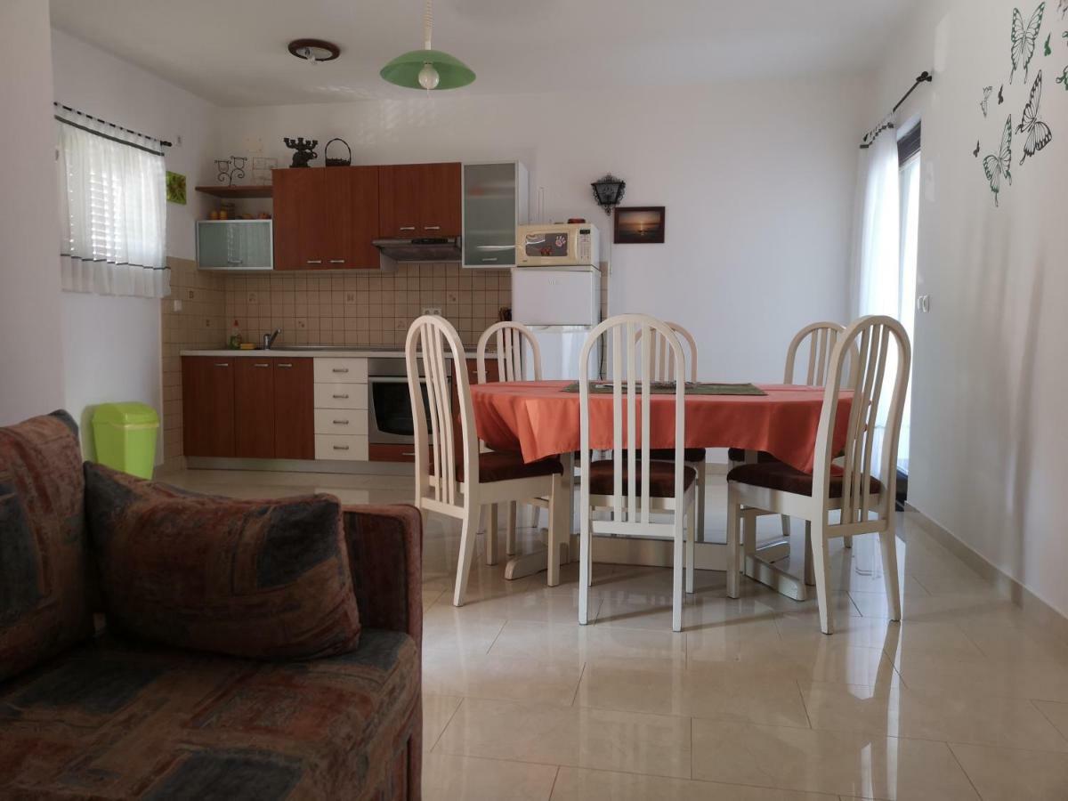 Apartments Mareta Rab Town Exterior foto